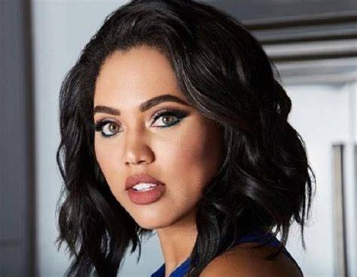 Ayesha Curry Bio, Age, Height, Husband, Bikini, Parents, and Net Worth
