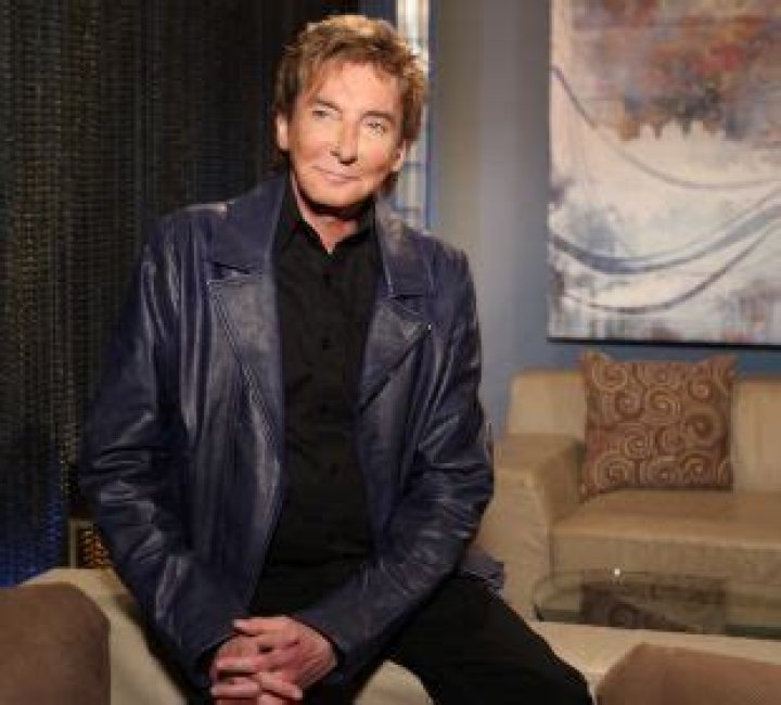 Barry Manilow Delights 40K Across The Pond For BBC Proms In The Park