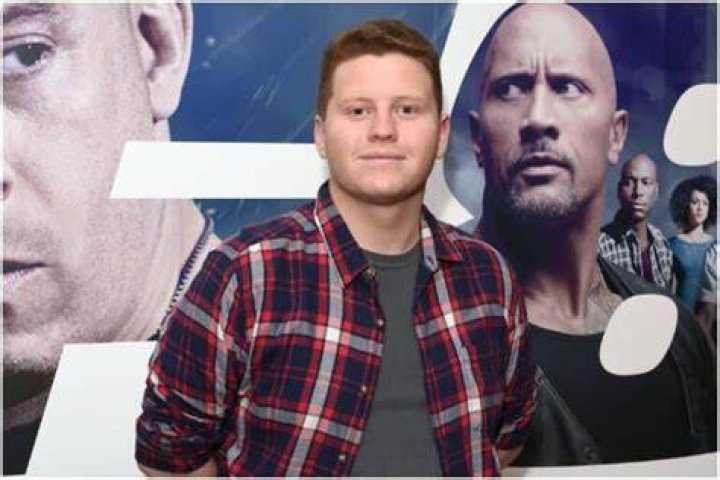 Behzinga Net Worth Girlfriend Famous People Today