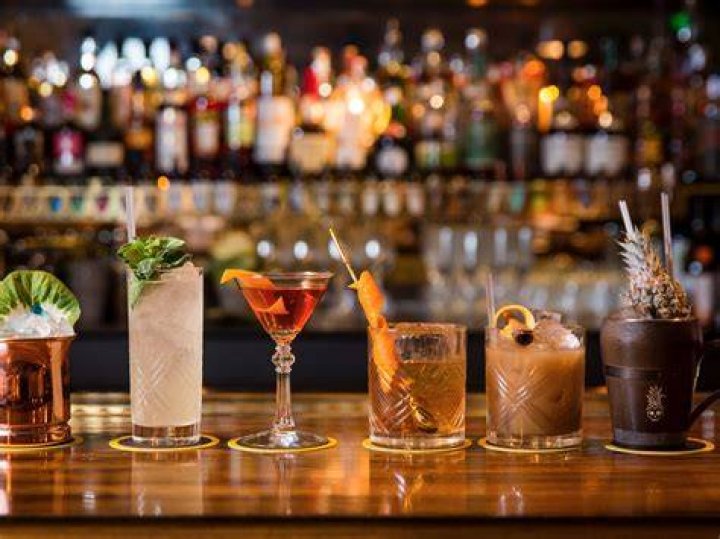 Best Cocktail Bars Near the Aragon Ballroom in Uptown, Chicago
