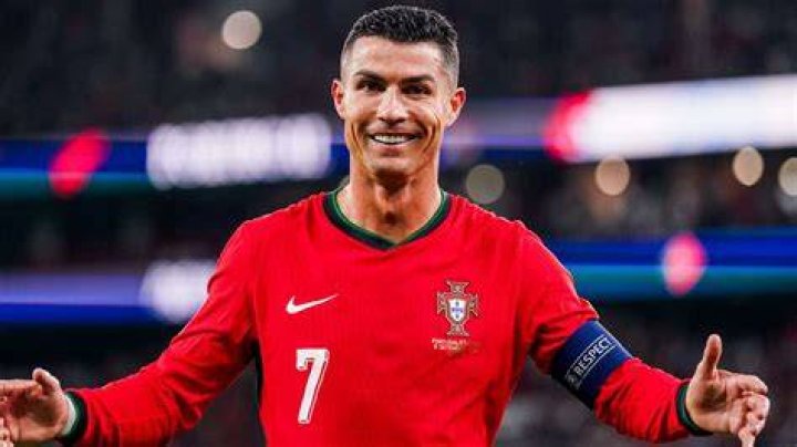 Can I vote for Cristiano Ronaldo as FIFA 23's TOTY 12th Man?