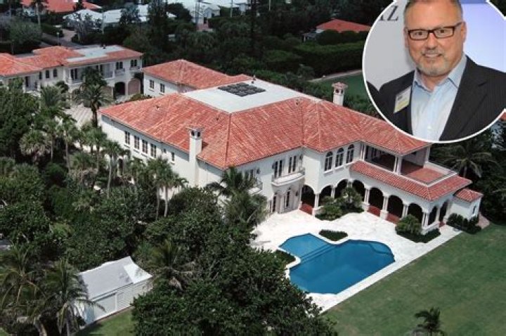 Car dealer sets Palm Beach record with 170M home purchase