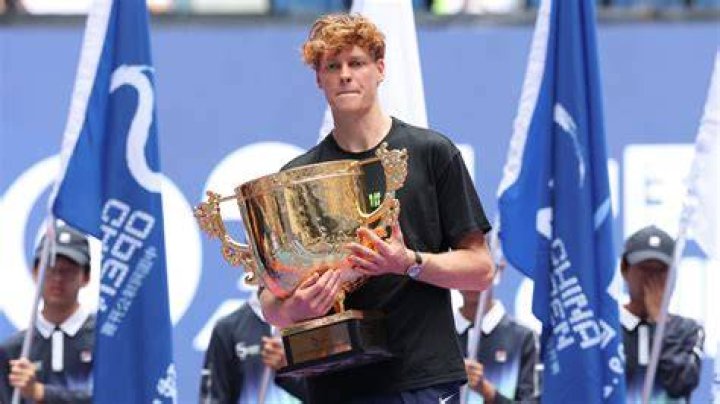 Chi &egrave; Jannik Sinner, il tennista italiano dei record biografia e vita