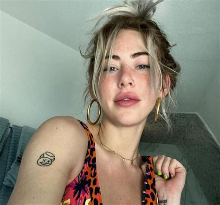 Die Blonde Carter Cruise Hat Mit Zwei Typen Einen Flotten Dreier