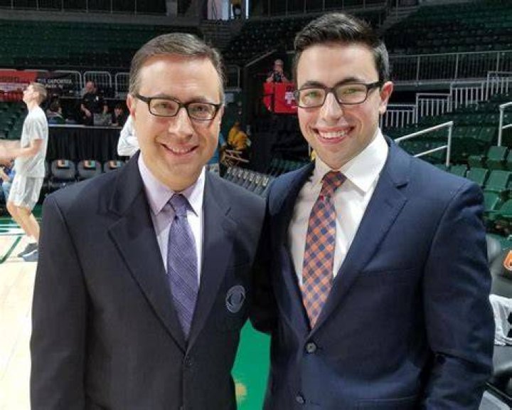 How Syracuse grad Noah Eagle, at 22, landed the Clippers radio playby