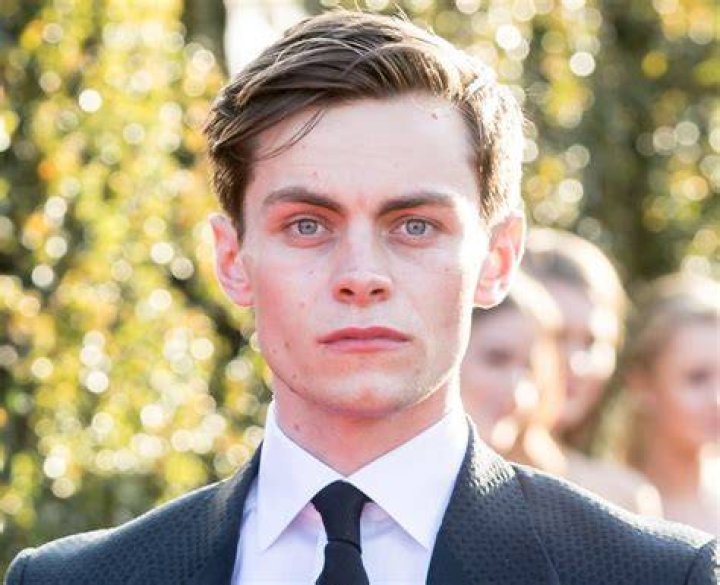 How tall is Freddy Carter? Freddy Carter 13 facts about the Shadow and Bone actor... PopBuzz