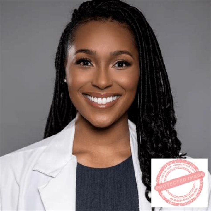 Is Dr. Ebonie Vincent From 'My Feet Are Killing Me' Married? Here's the Scoop