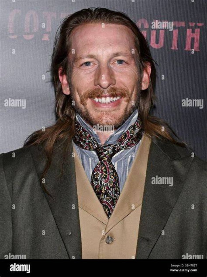 James Landry is an ArtistForward Entrepreneur Influencive