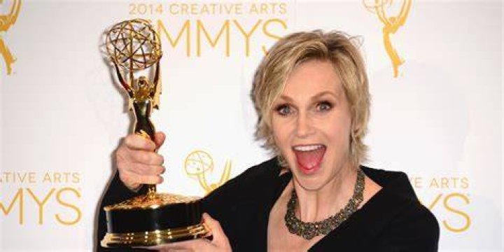 Jane Lynch Net Worth 2018 Wiki, Married, Family, Wedding, Salary, Siblings
