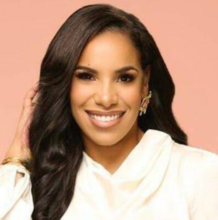 Karla from Selling Tampa Age, Husband, Ethnicity, Birthday!