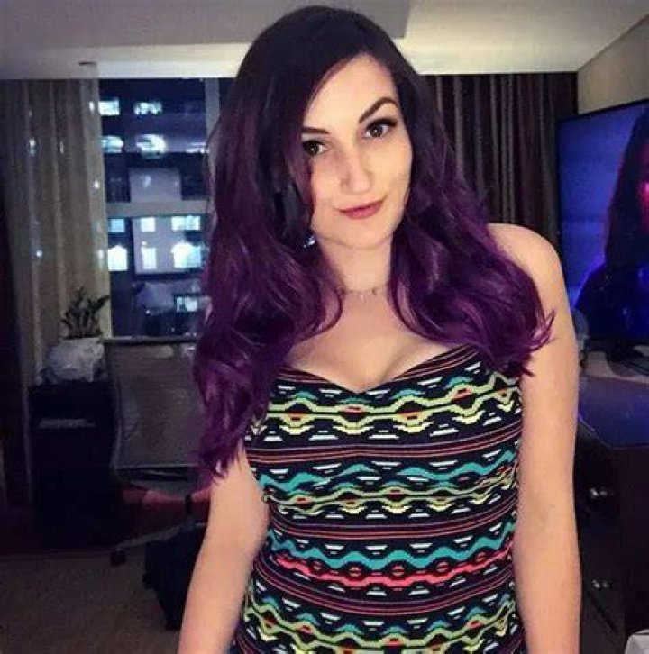 LaurenzSide Height, Weight, Age, Body Statistics Healthy Celeb