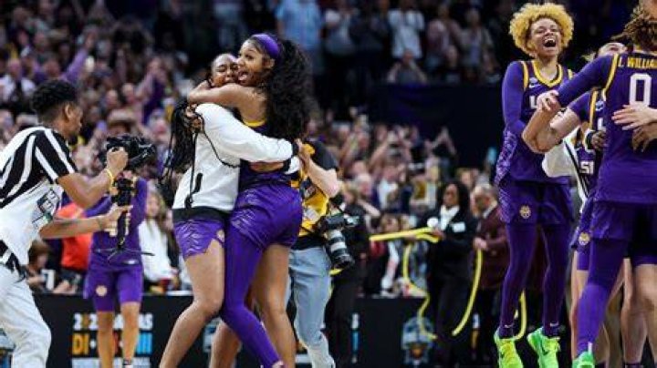 LSU Women's Basketball Coach Kim Mulkey Dons Outlandish Courtside