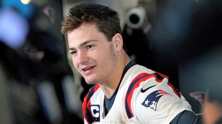MAA Parent & Patriots QB Mr. Brian Hoyer Visits Campus Mount Alvernia