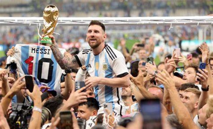 María Sol Messi levanta su perfil como diseñadora de moda en Rosario