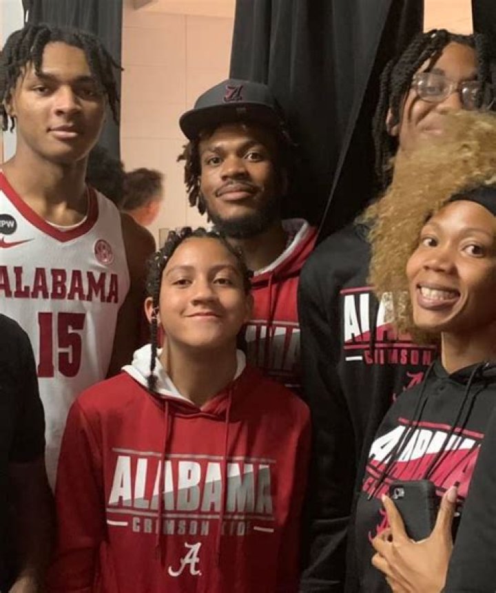 Noah Clowney Brother Parents Larry Byrd Jr And Cecelia Clowney