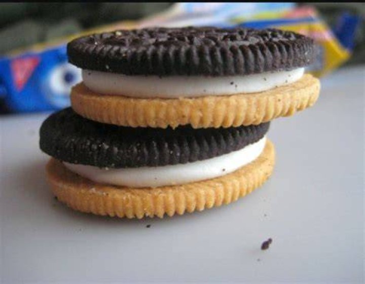 Oreos Half An Oreo Cookie, Transparent Png 1584x1184 (2300391) PNG