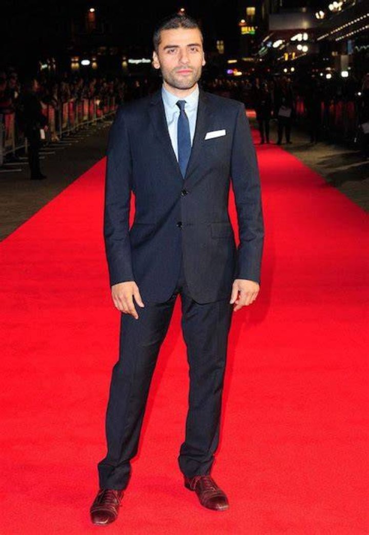 Oscar Isaac Age, Height, Weight, Wife, Net Worth and Bio CelebrityHow