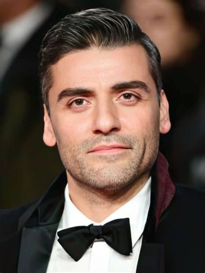 Oscar Isaac Height, Net Worth, Age, Family, Affair, and More