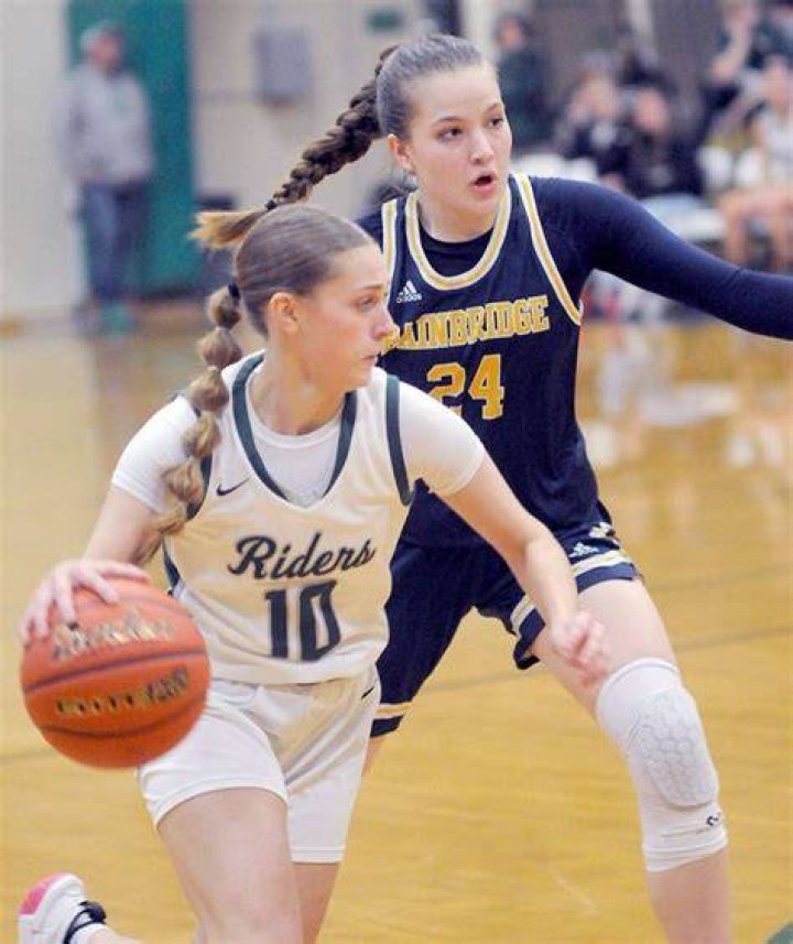 PREP BASKETBALL Port Angeles girls battle to the last seconds