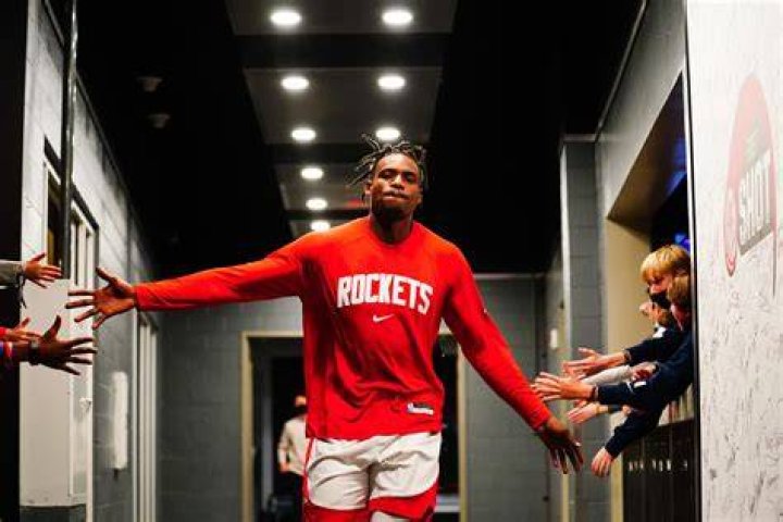 Rockets to waive Danuel House Jr.