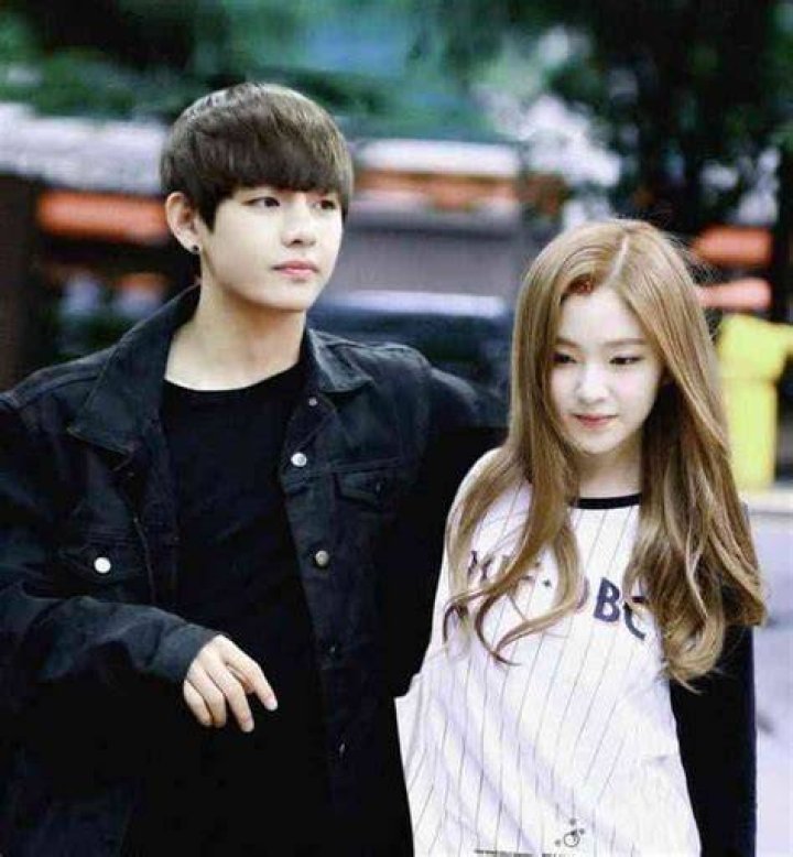 Roseanne Park Height, Boyfriend, (Singer) Net Worth, Career, Age, Parents