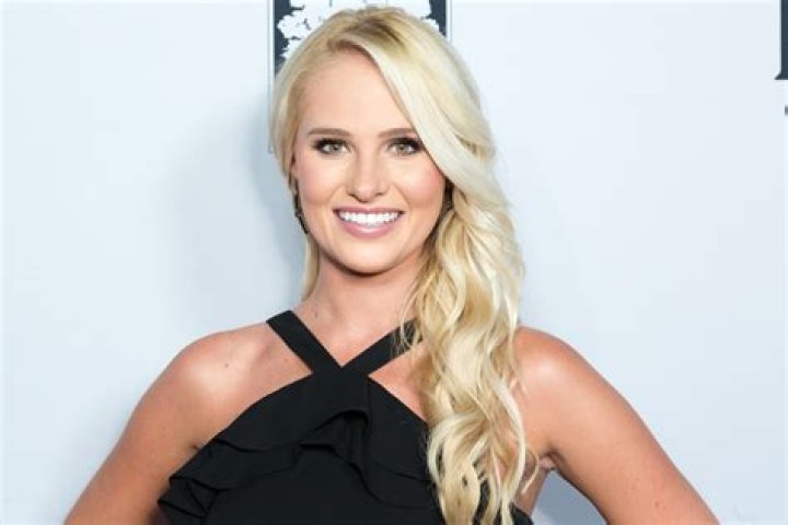 Tomi Lahren's Feet I piedi di Tomi Lahren Celebrities Feet 2022