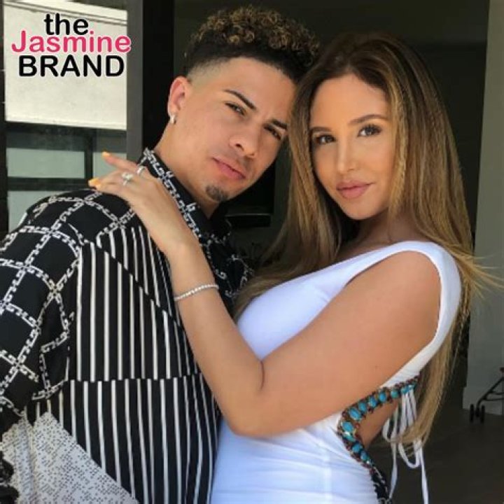 Who is Austin McBroom? YouTube star headlines Social Gloves 2022 boxing